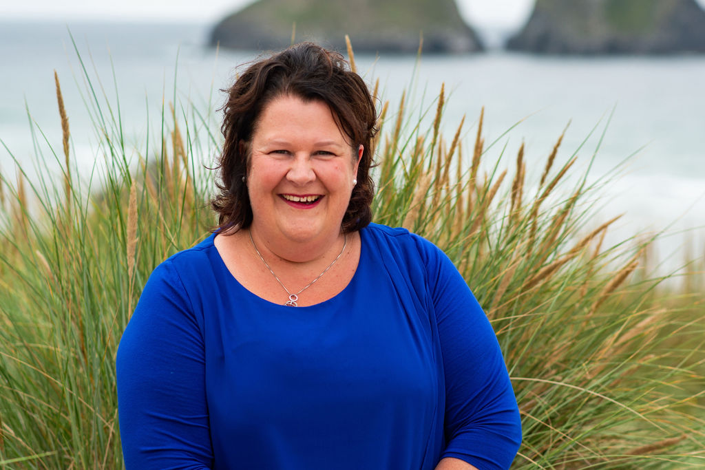 25 Laura Evans Master Trainer of NLP